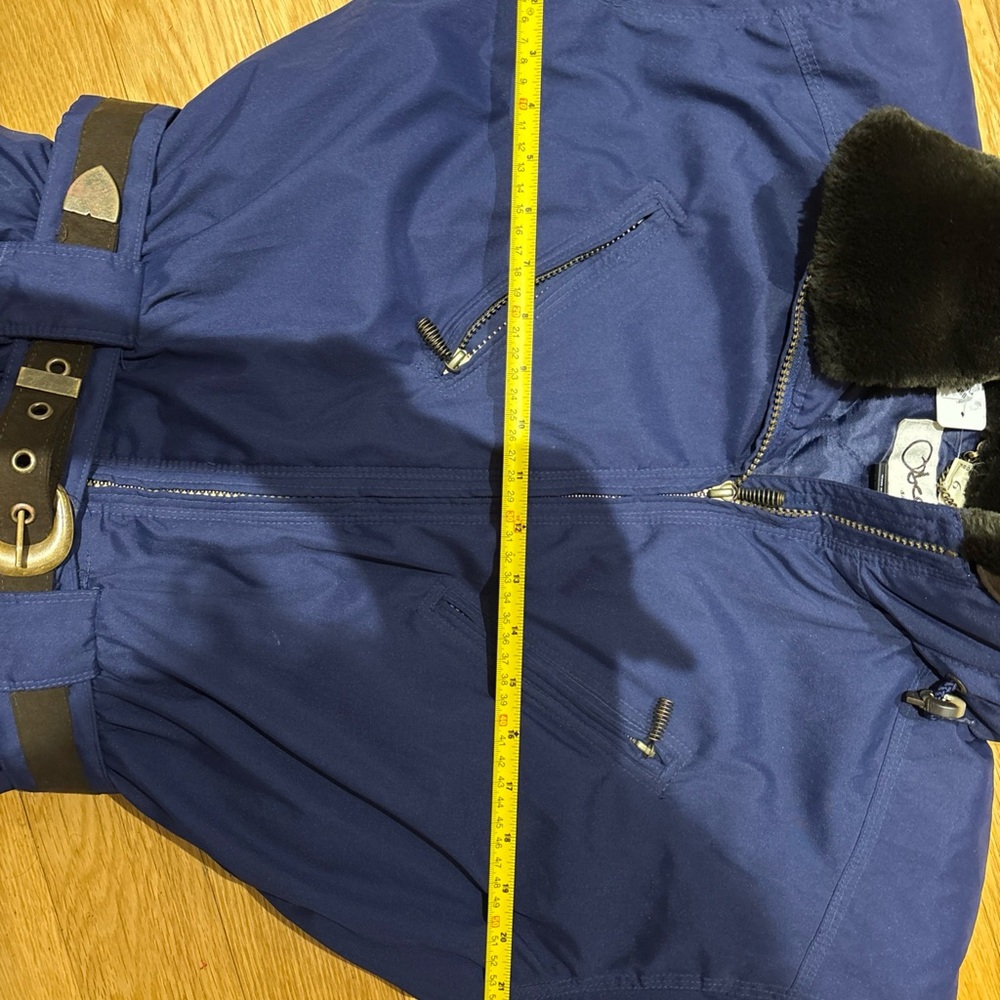 Overmeyer women’s 6 tall purple Snowsuit with hood, belt, detachable fur collar - Picture 14 of 15